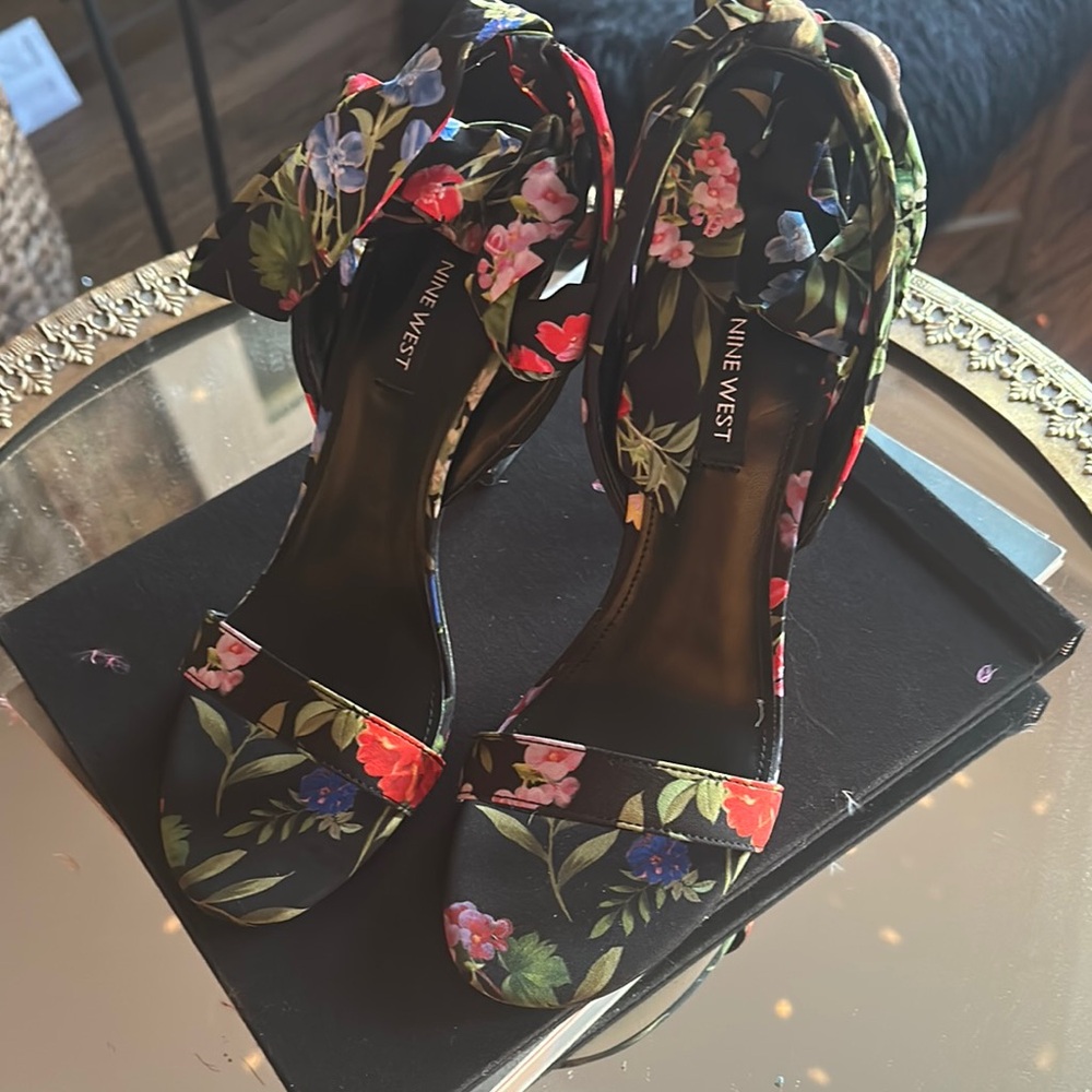NWT- Nine West Floral Stiletto Heels | Ankle wrap | size 7